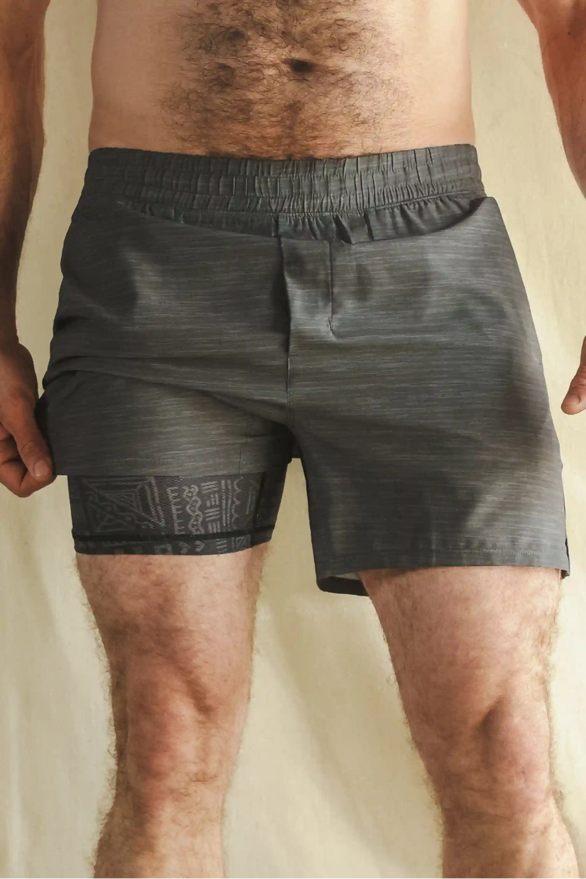 The Tribal Council | Grey Tonal Island Block Ball Hammock® 5 Inch Athletic Shorts